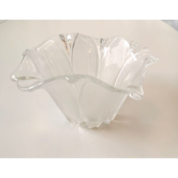 Vintage Mid-Century Glass Flower-Flared Bowl on Decorative Metal Vine/Leaf Stand - Picture 7 of 8